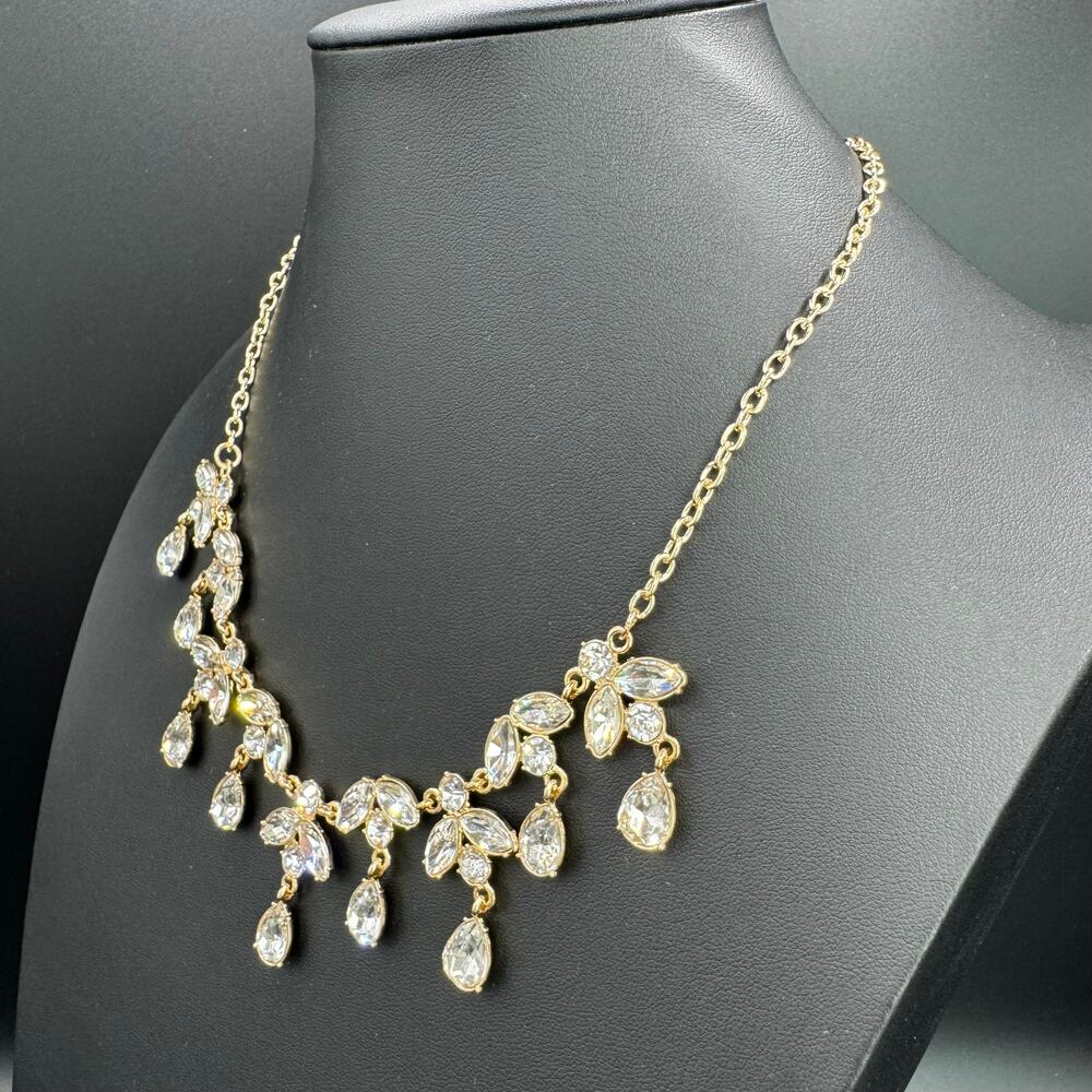 New Paparazzi Vintage Royale Gold Rhinestones Teardrop Necklace Earring Set - Picture 3 of 8